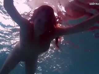 Submerged di bawah air remaja nikita dewi mendapat gasang
