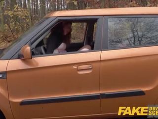 偽 運転 学校 first-rate 英国の 赤毛 lenina crowne 大人 ビデオ で a 車