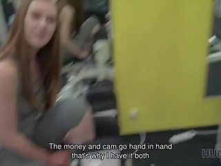 Hunt4k. fiatal utcalány van hipnotizált által banknotes így miért spread lábak