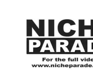 Niche parade - young&comma; competitive porrstjärnor jocelyn sten och kira perez ange konkurrens till hitta ut som kan uppsättning upp en buddy sperma snabbare med deras händer