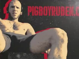 Pussyboi giovane gay per pigboy&excl;