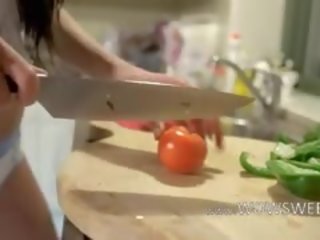 Unreal verdura en su estrecho vagina