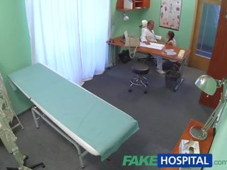 Fakehospital russisch schnecke gibt meister ein sexuell favour